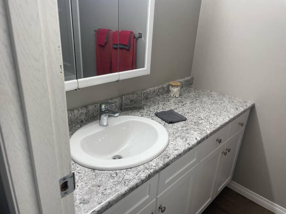 Wonderful 2-Bedroom Apartment 캠로즈 외부 사진